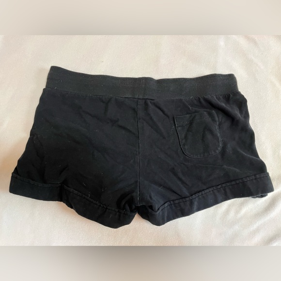 Black comfy lounge shorts - Picture 2 of 3